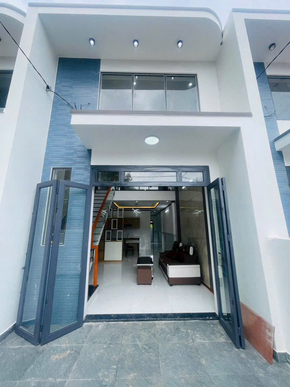 Còn 1 căn nhà lửng sổ riêng thổ cư ngang 4,6x20 .